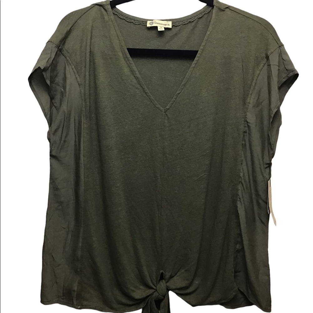 Democracy Top Size Medium